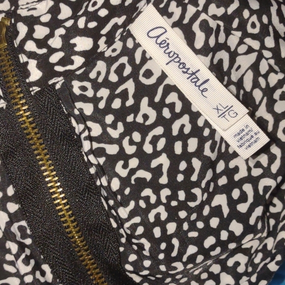 EUC AEROPOSTALE Cheetah Print Two-Tone Back Zipper Lightweight Mini Swing Skirt - Picture 4 of 4